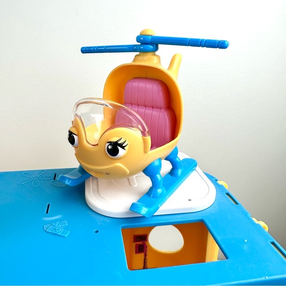Disney Junior Doc McStuffins Toy Hospital Playset w/Helicopter and Accessories - Picture 11 of 12